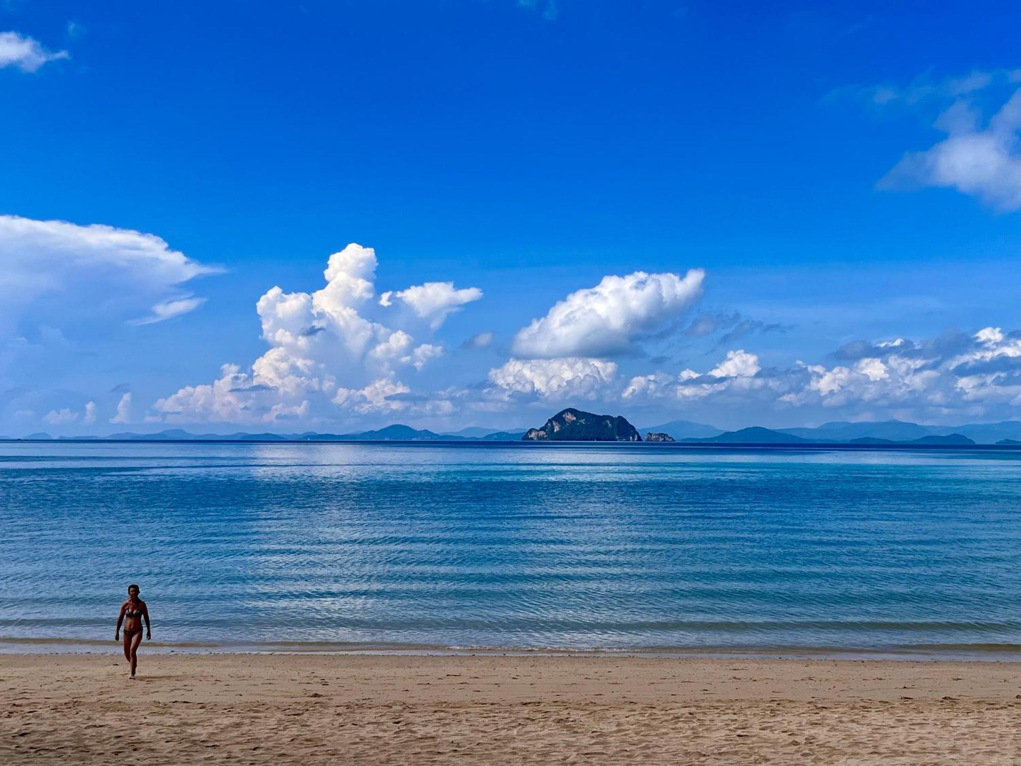 Oya International Phuket Hotel 4*