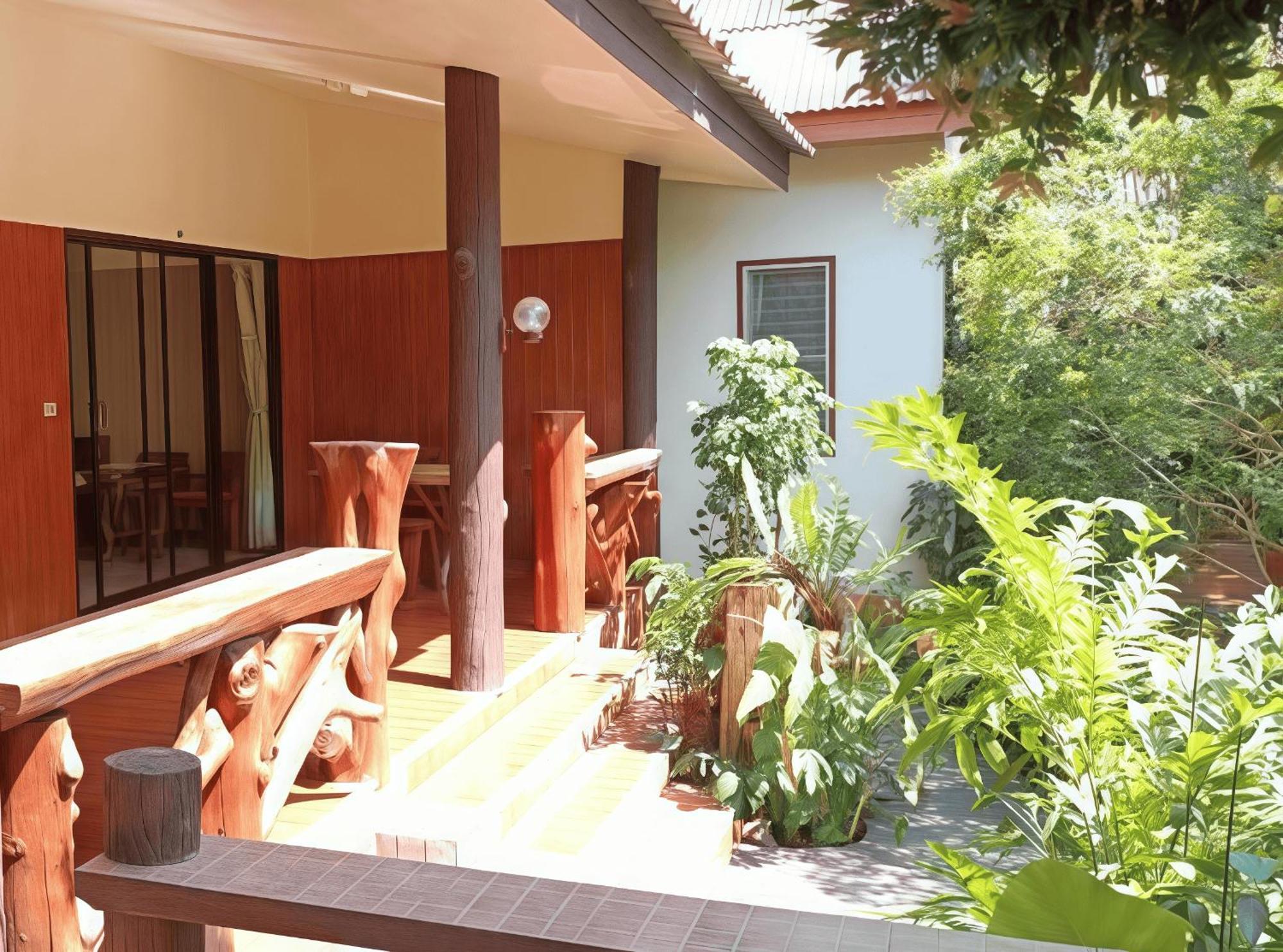 Oya International Phuket Hotel