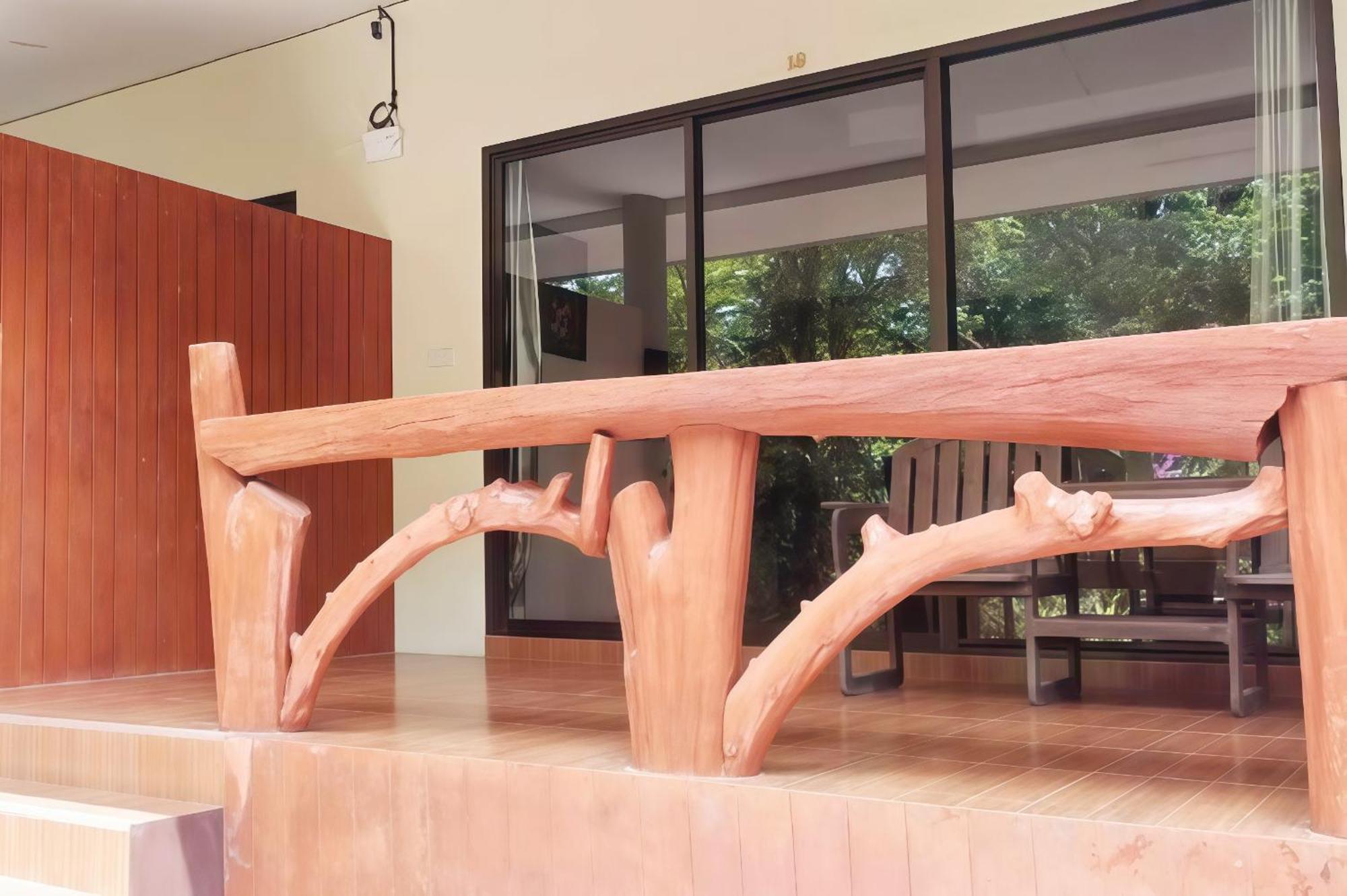 Oya International Phuket 4*