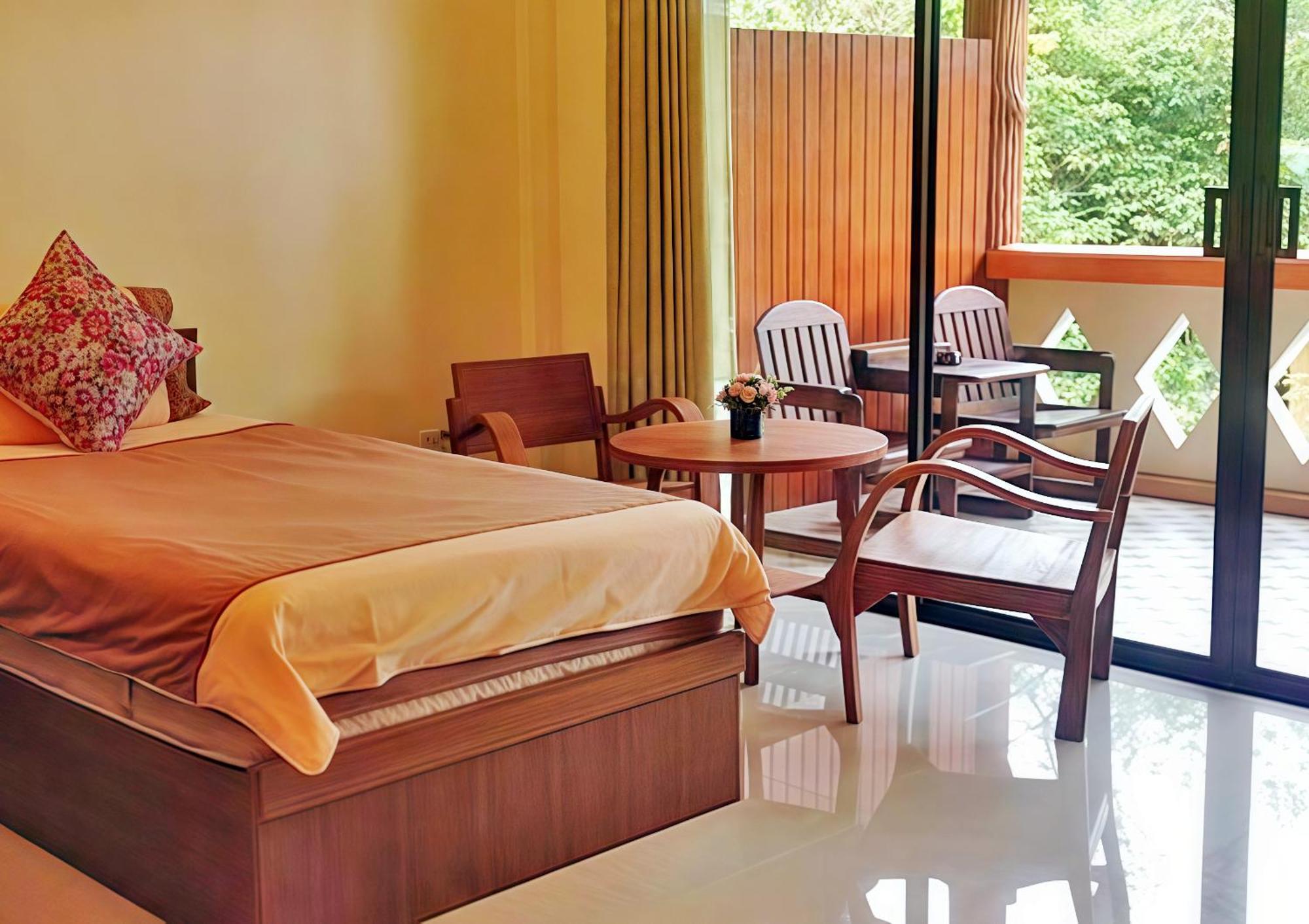 Hotel Oya International Phuket 4*