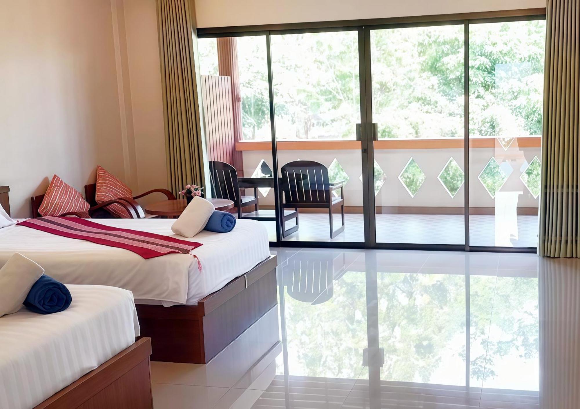 Oya International Phuket Hotel