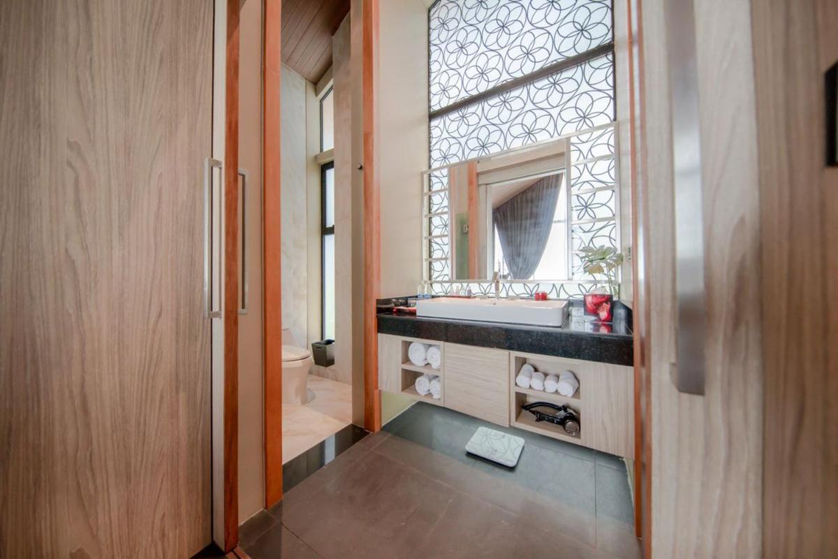 Noon Villa *