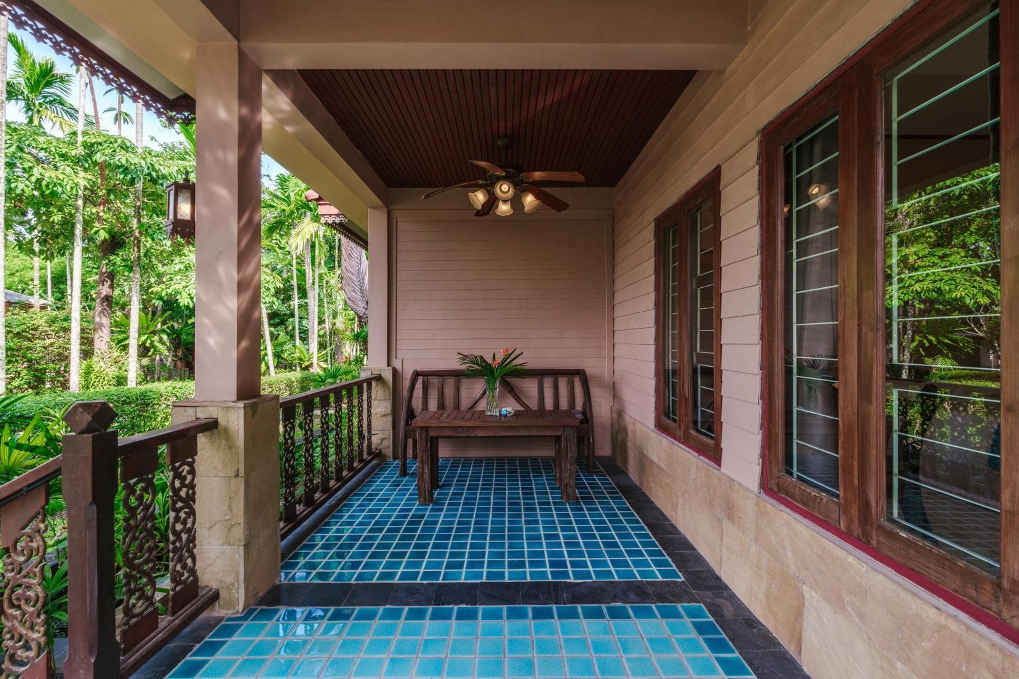 Palm Village 3*