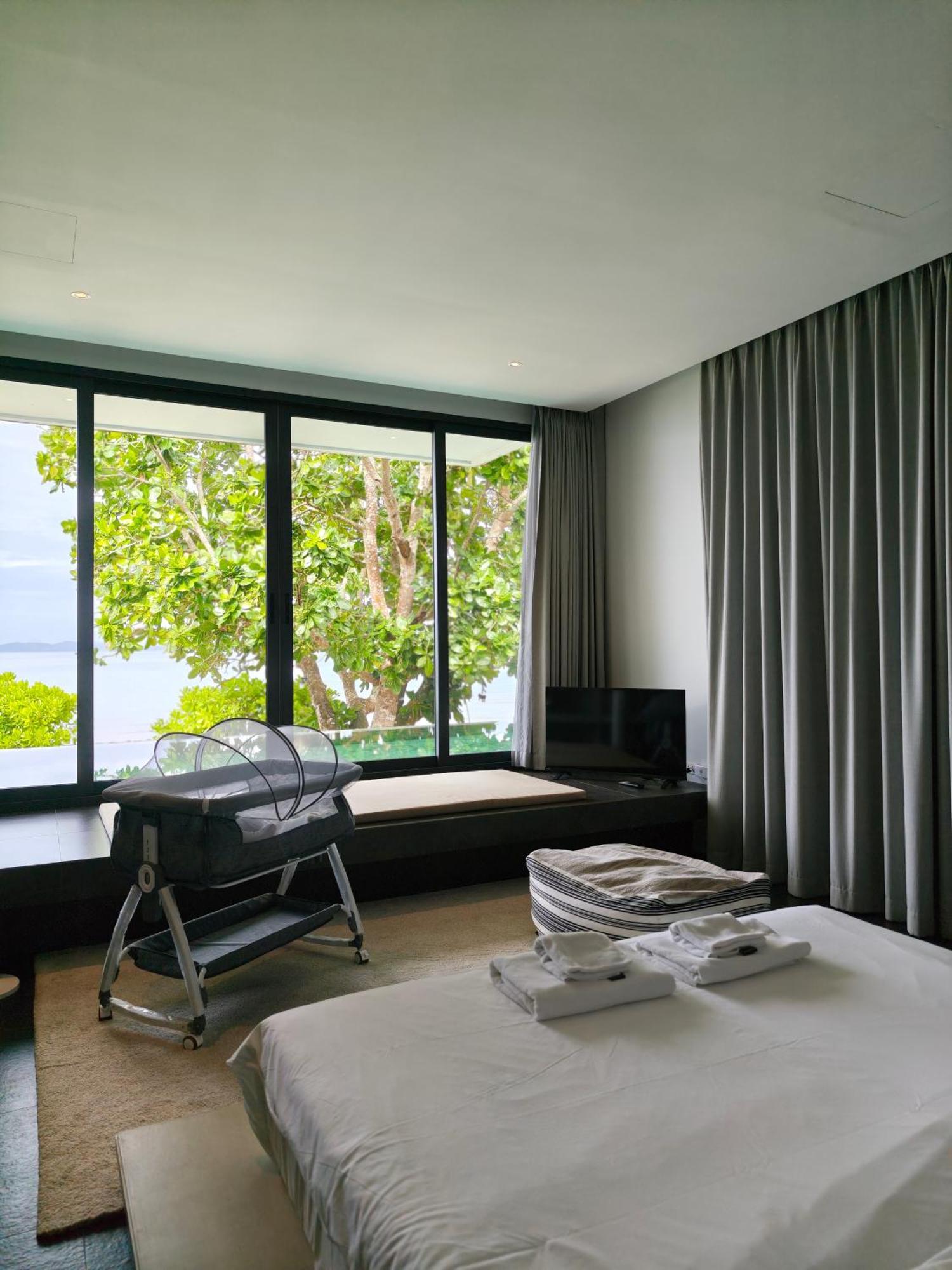 Luxury Beachfront Amana 4 Bedroom At Ta-ke A Villa