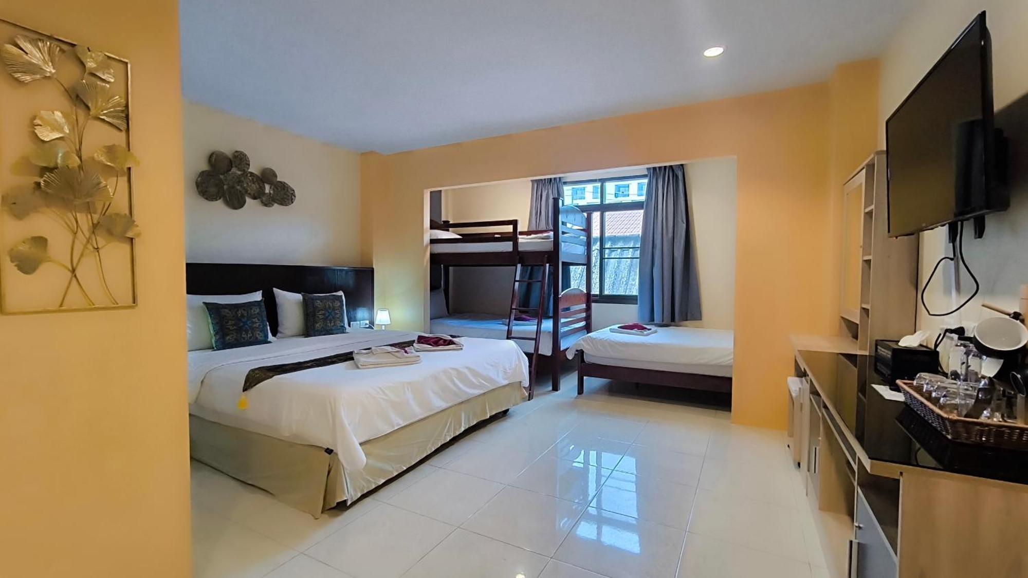 Seven Seas Hotel Patong
