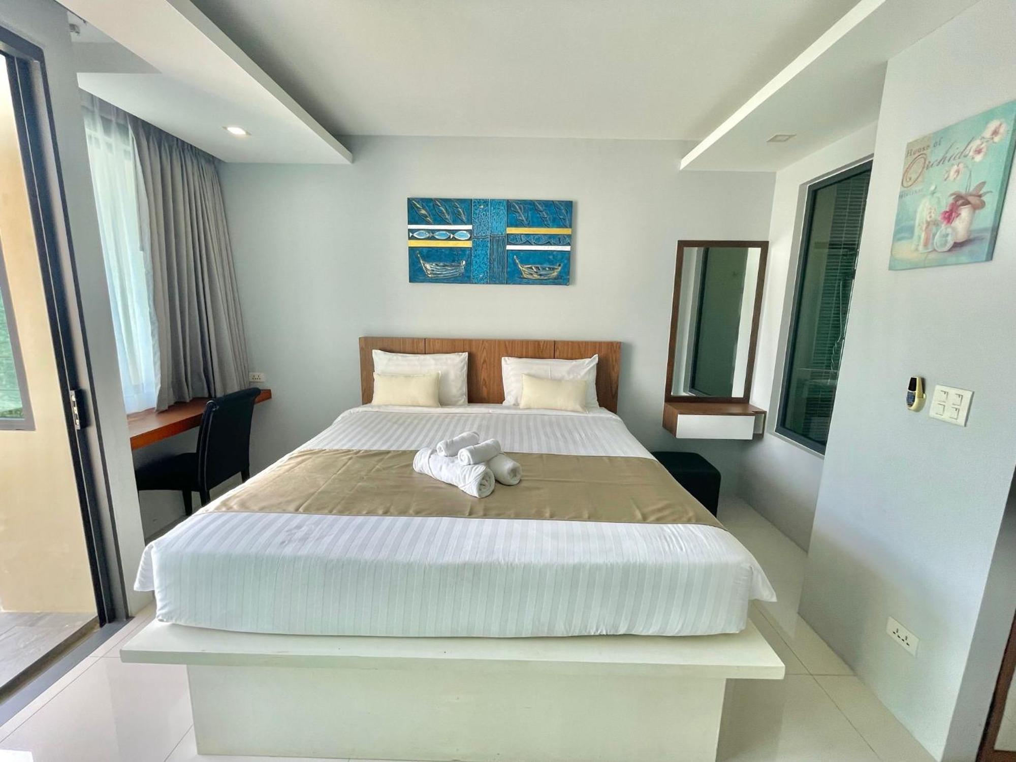 1 Bedroom Near - At The Tree Apartment
