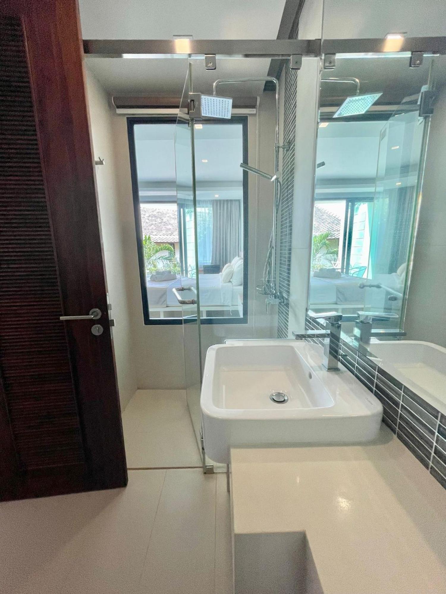 1 Bedroom Near - At The Tree Apartment *