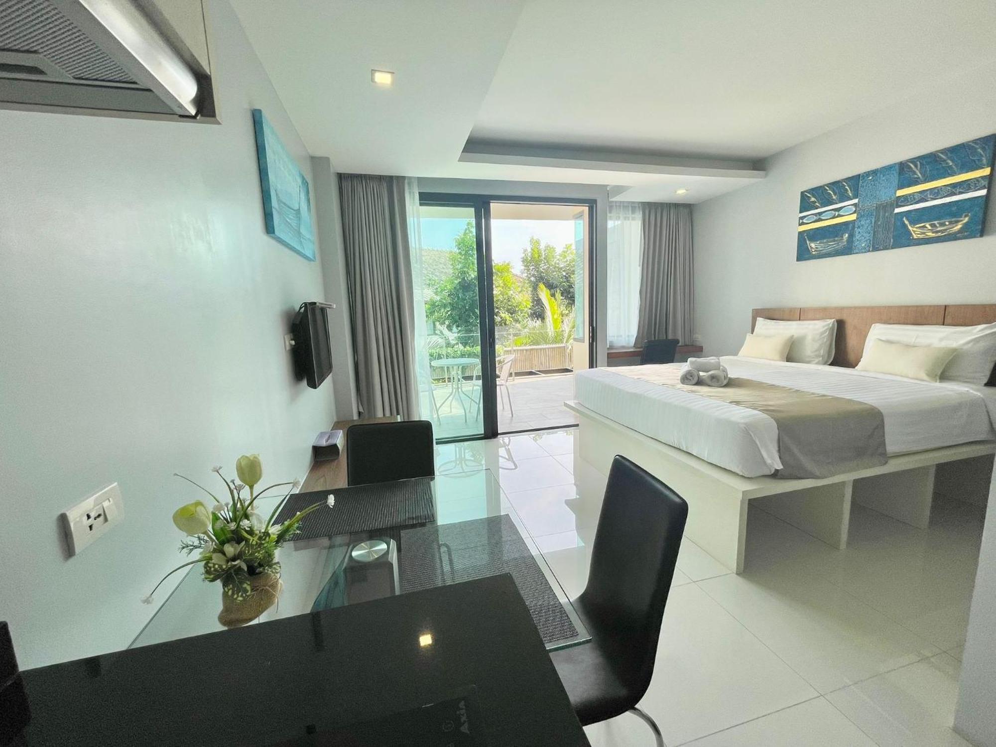 1 Bedroom Near - At The Tree Apartment *