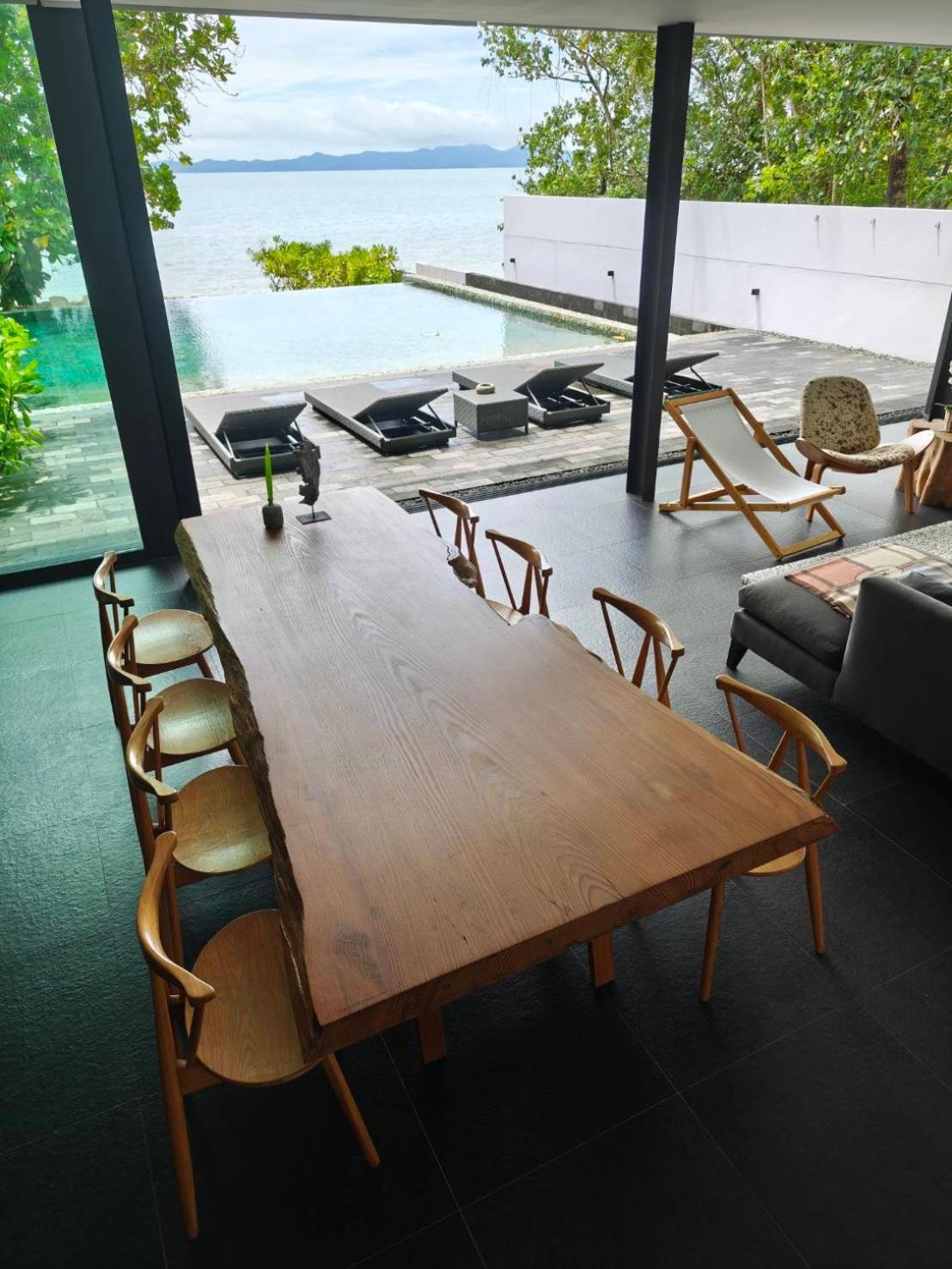 Luxury Beachfront Amana 4 Bedroom At Ta-ke A