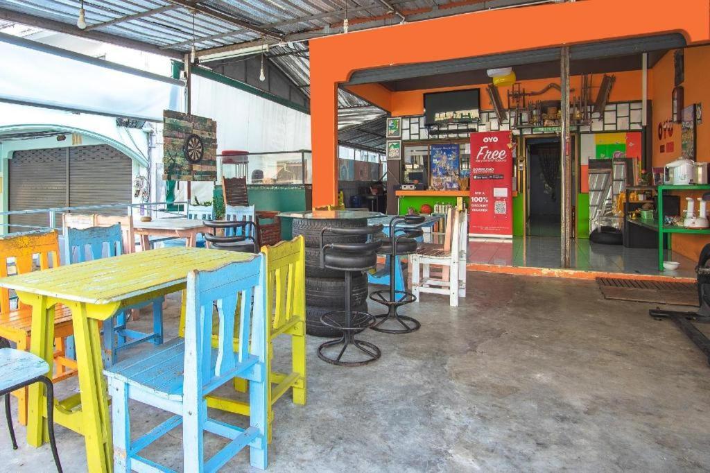 Oyo 586 I Hostel *