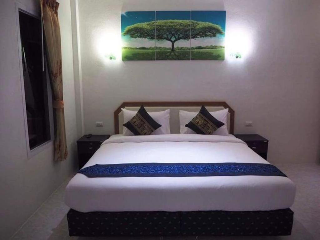 At Night Airport Resort 2*