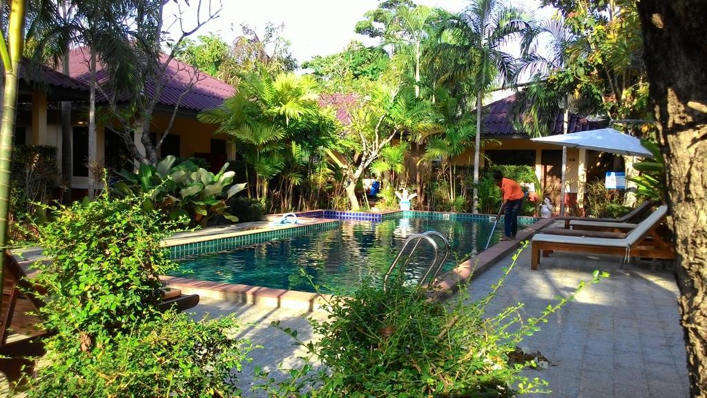 Happy Tempat peranginan