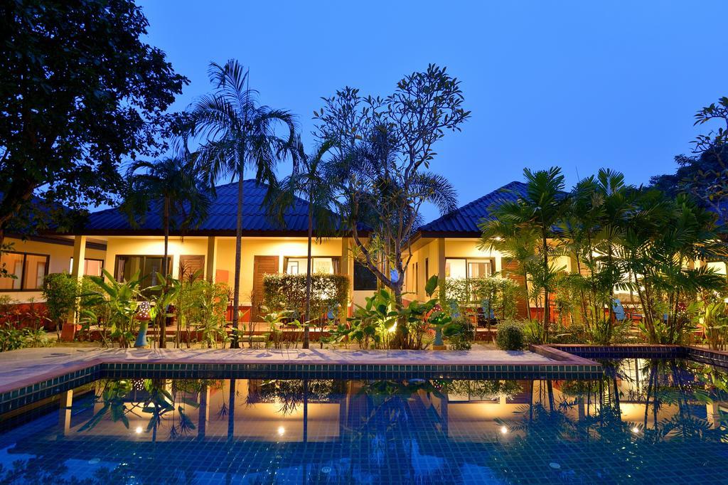 Happy Resort Chalong