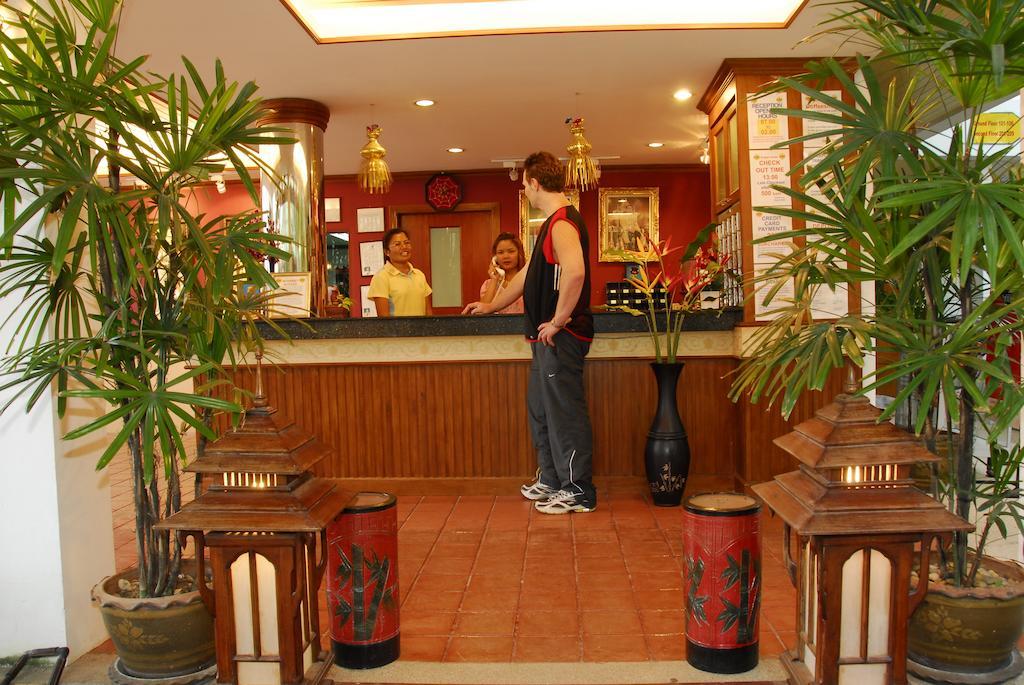 Hotel The Expat Patong