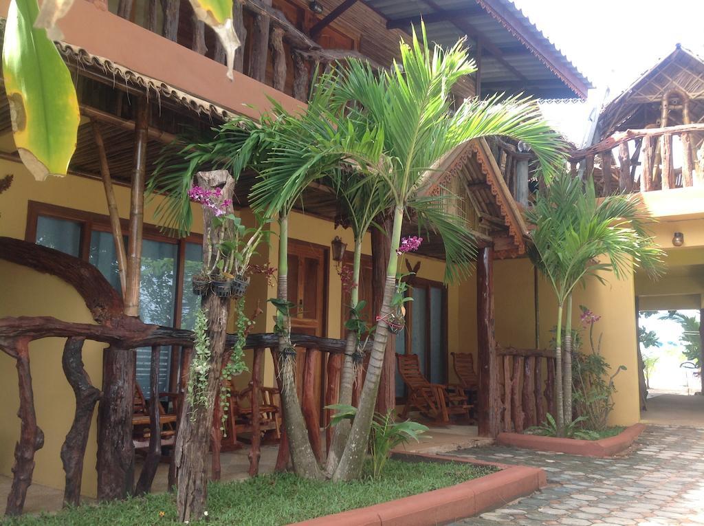 Ruan Mai Naiyang Beach Resort Resort