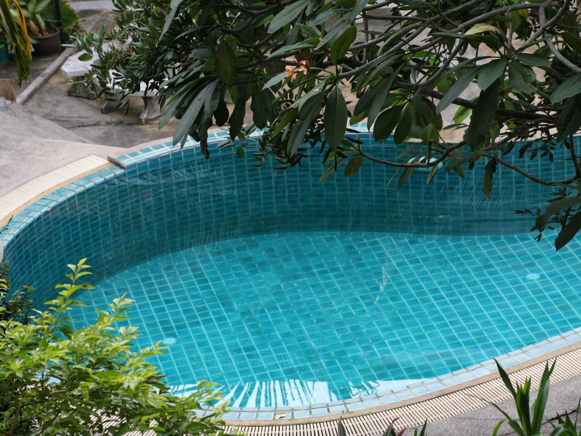 Hotel Baan Lukkan Patong 3*