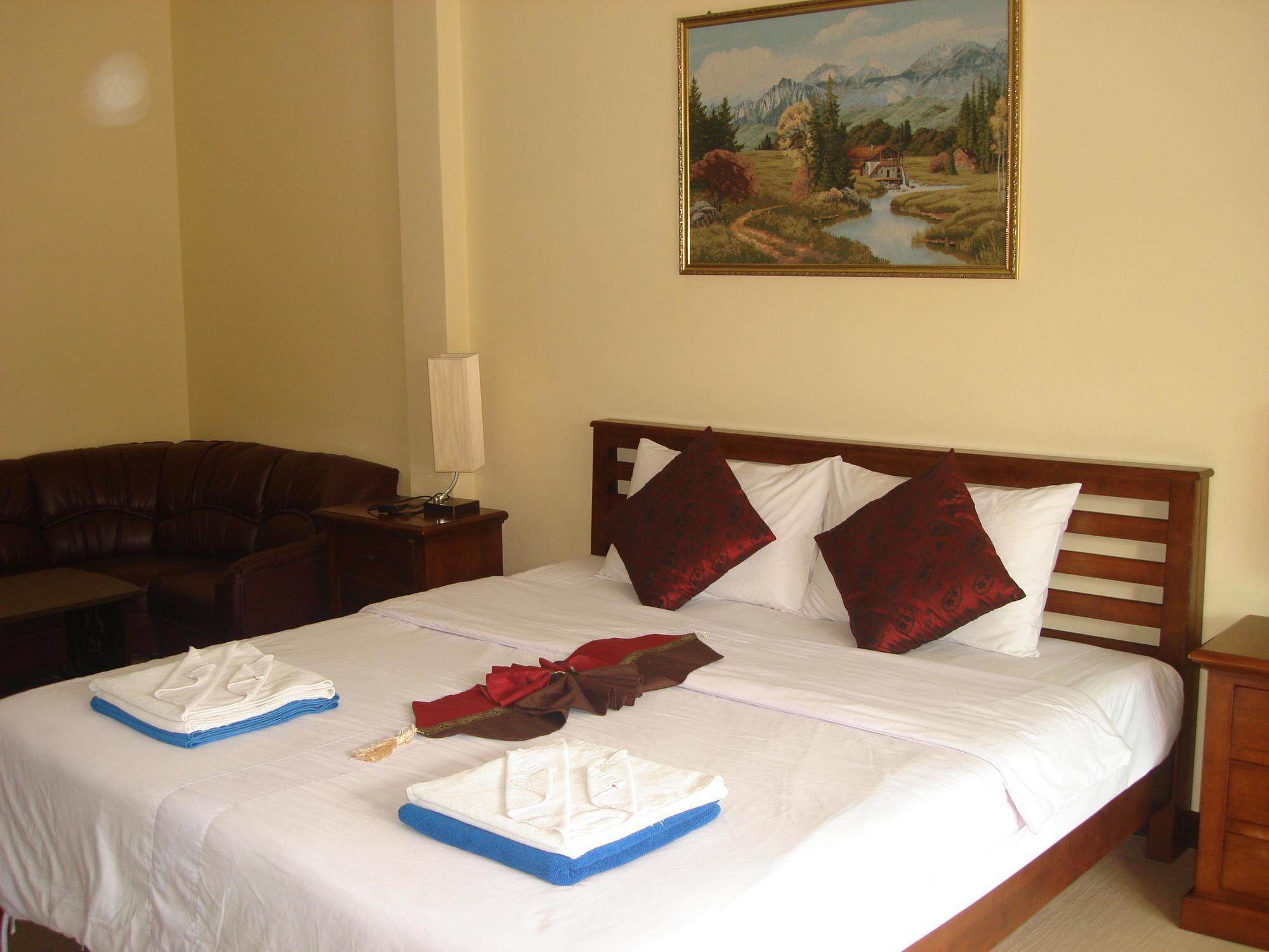 Tropicoza Hostel Patong