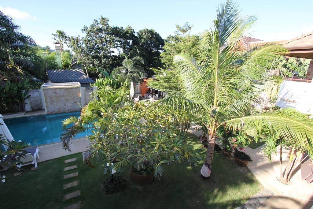 Babylon Pool 4* Nai Harn