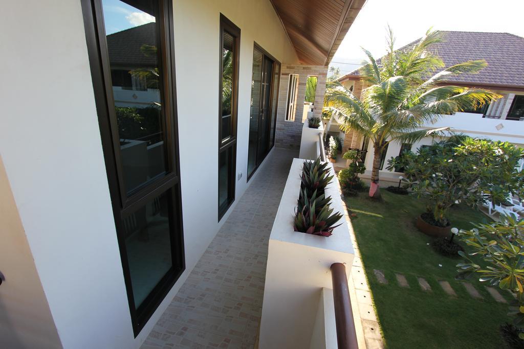 Resort Babylon Pool