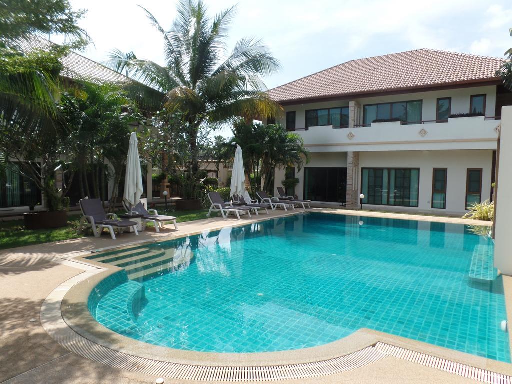 Babylon Pool Resort