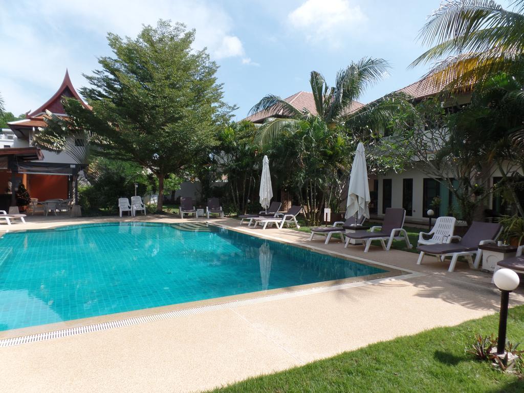 Babylon Pool 4*