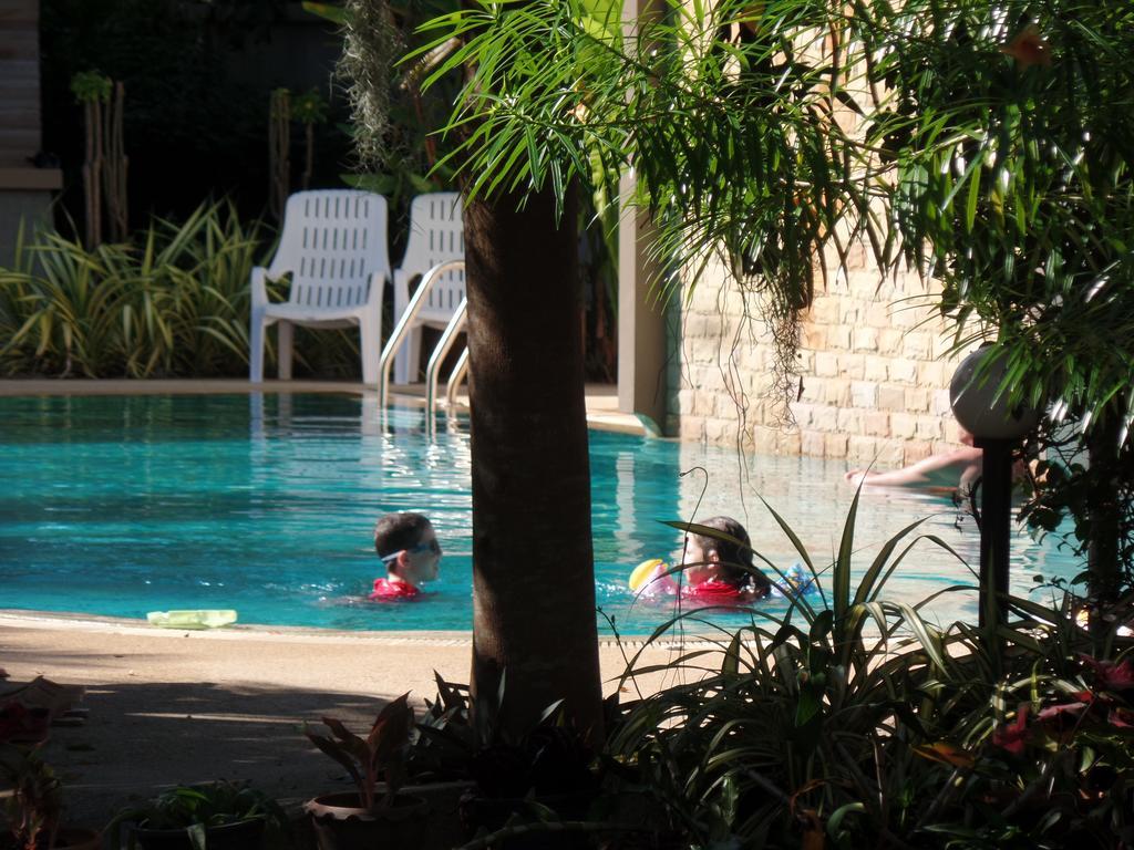 Babylon Pool