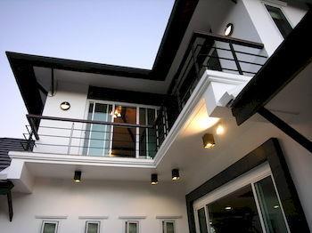 Suriya Som Bang Tao Beach (Phuket)