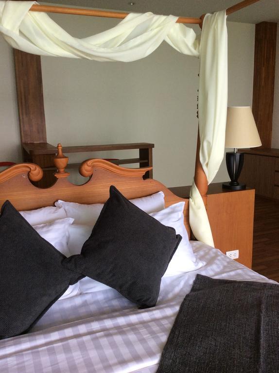 Casa Cliff Sur Mare Pool Villa Phuket