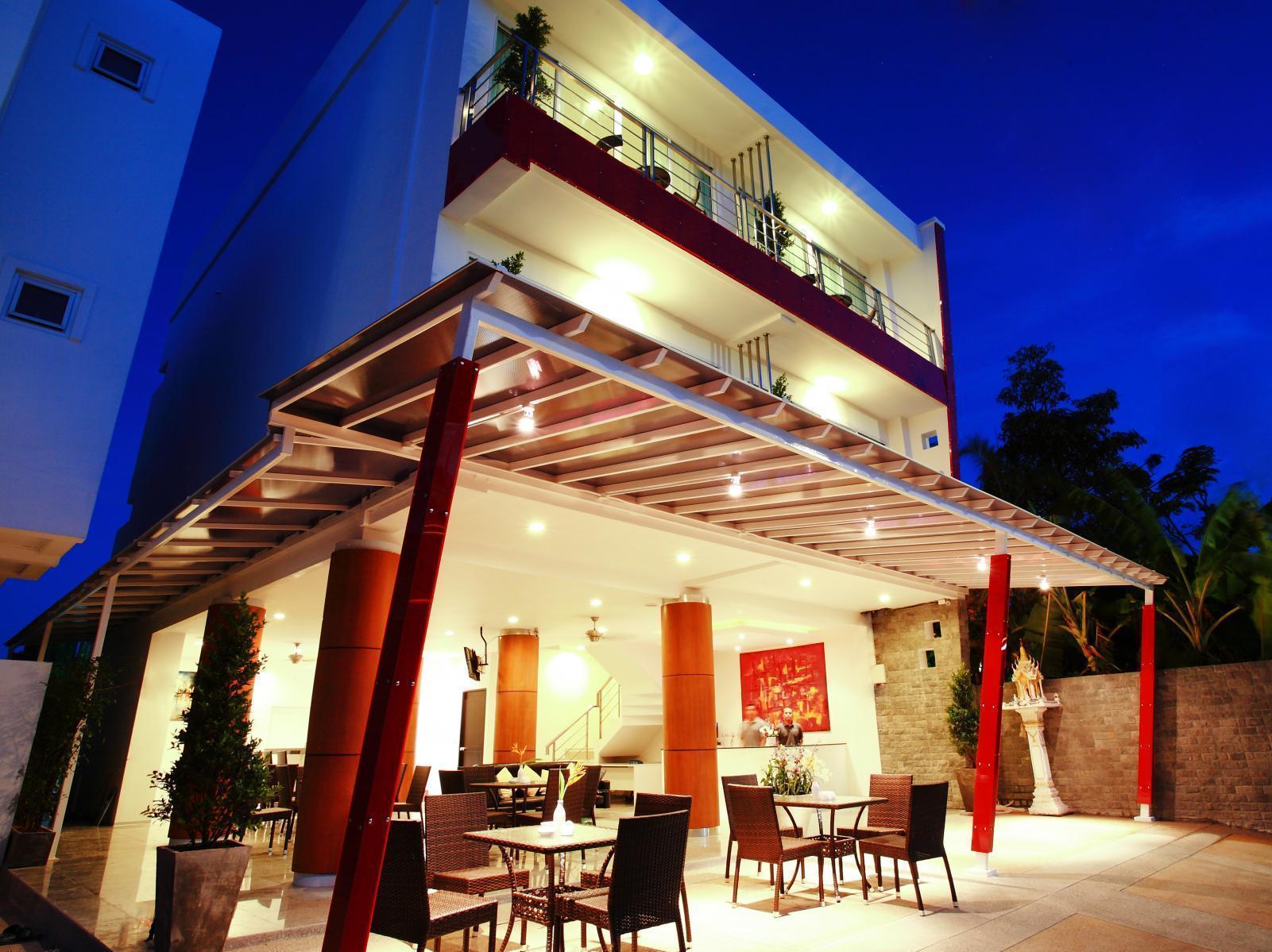 Hotel One World One Naiharn 3*