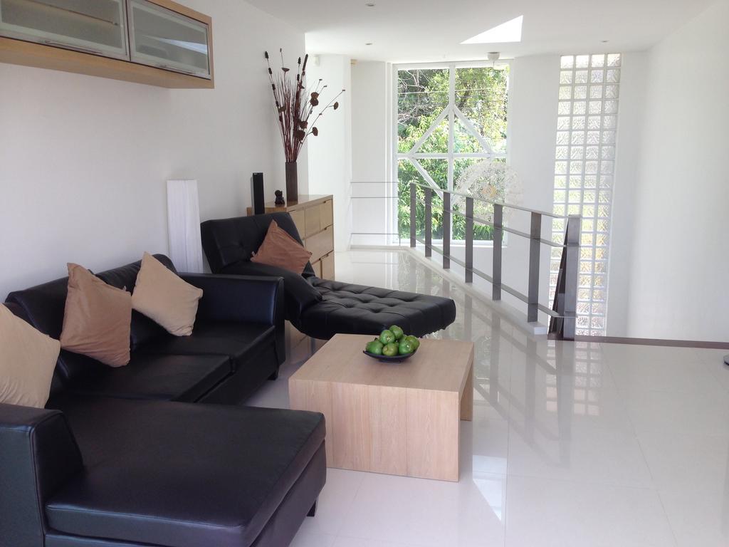 Ginborn 5 Bedroom Pool With Sea View In Villa
