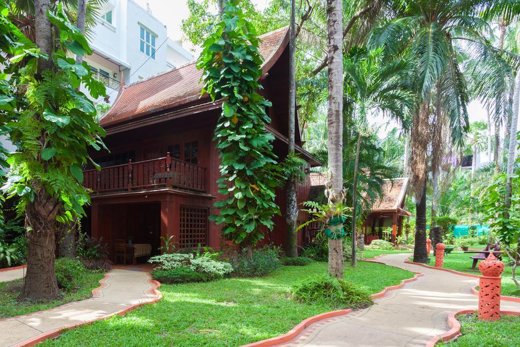 Royal Phawadee Village - 2 Minutes Walk To The Hotel