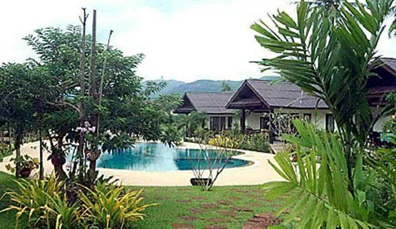Baan Suan Resort 3*