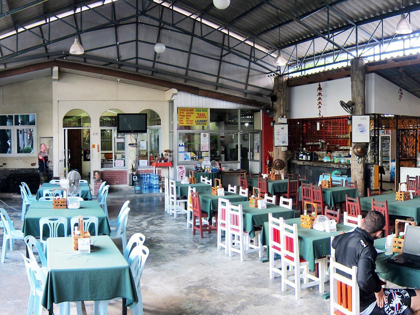 Forest & Mama's Restaurant Resort