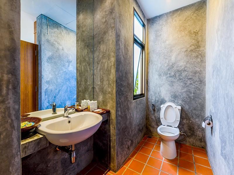 Baan Phuchalong Place Resort Phuket