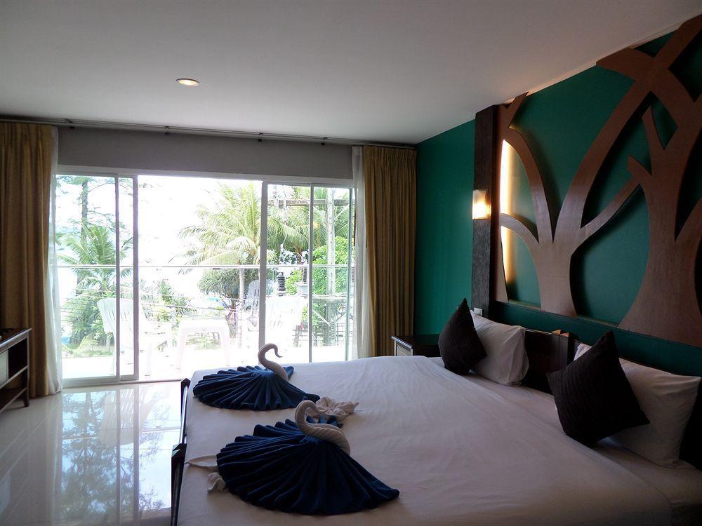Time Out Beachfront 3*