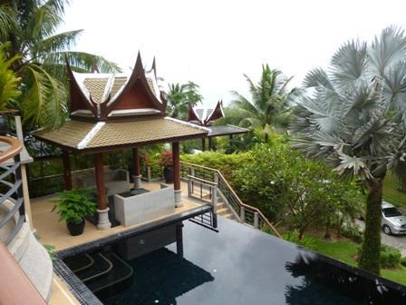Beach 3 Bedrooms *