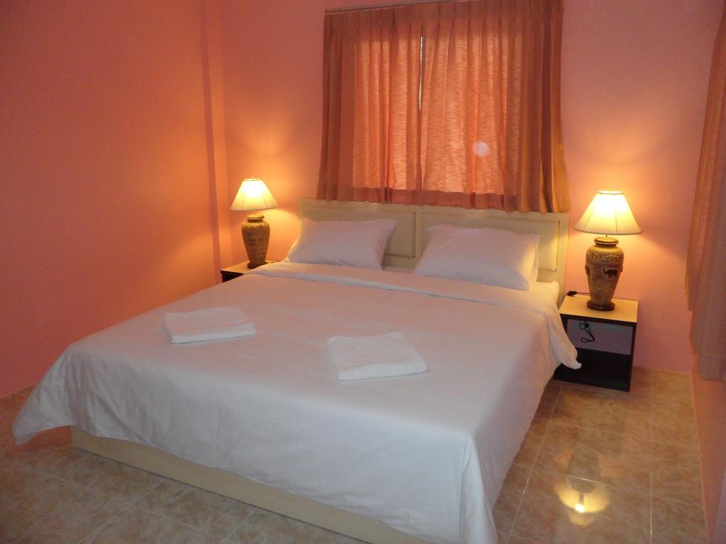 Pranee Mansion Airport Apartment
