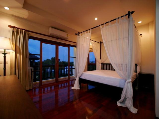 Hotel The Idol Boutique & Rawai
