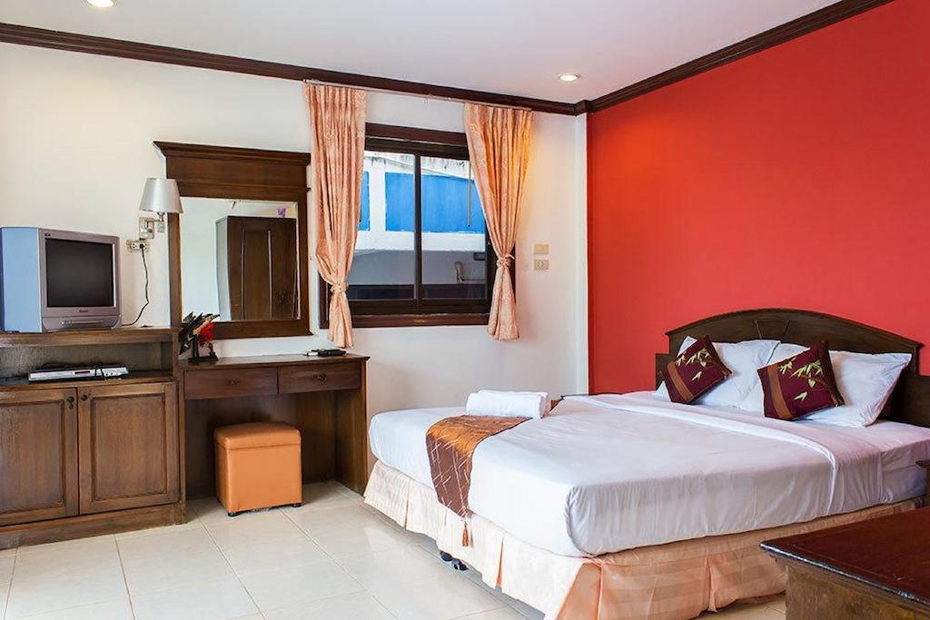 Baan Natacha Beachfront Guest house