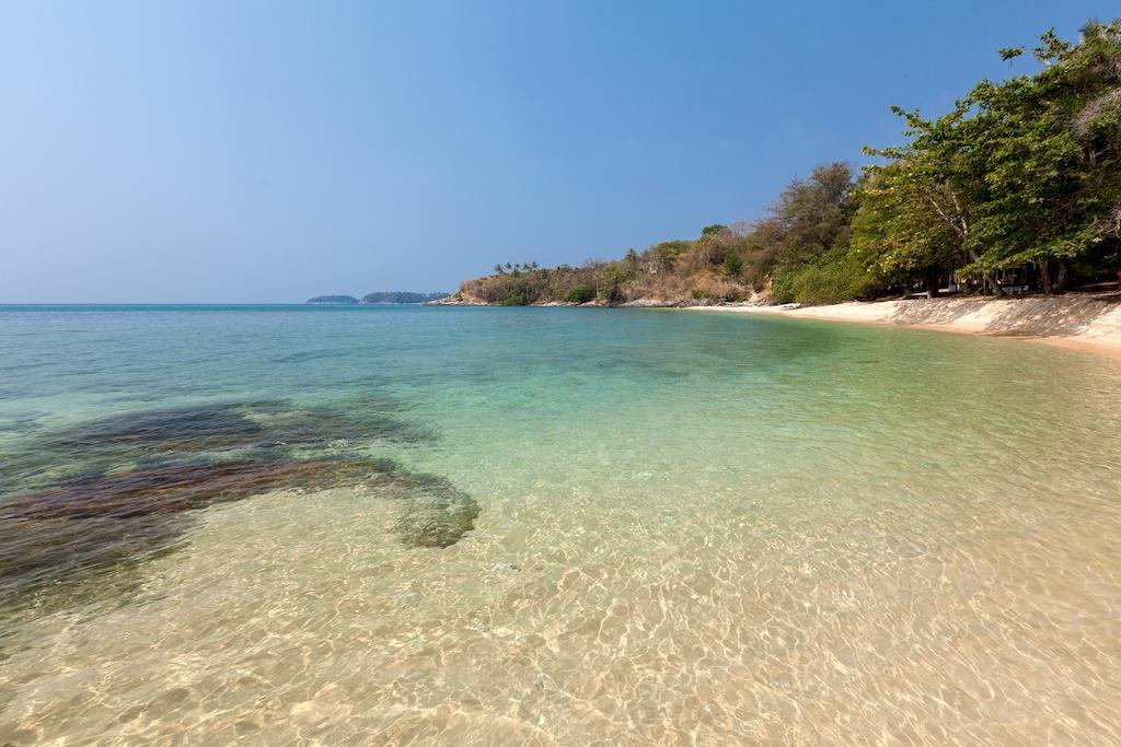 Villa Baan Khunying – Secluded Phuket Beachfront