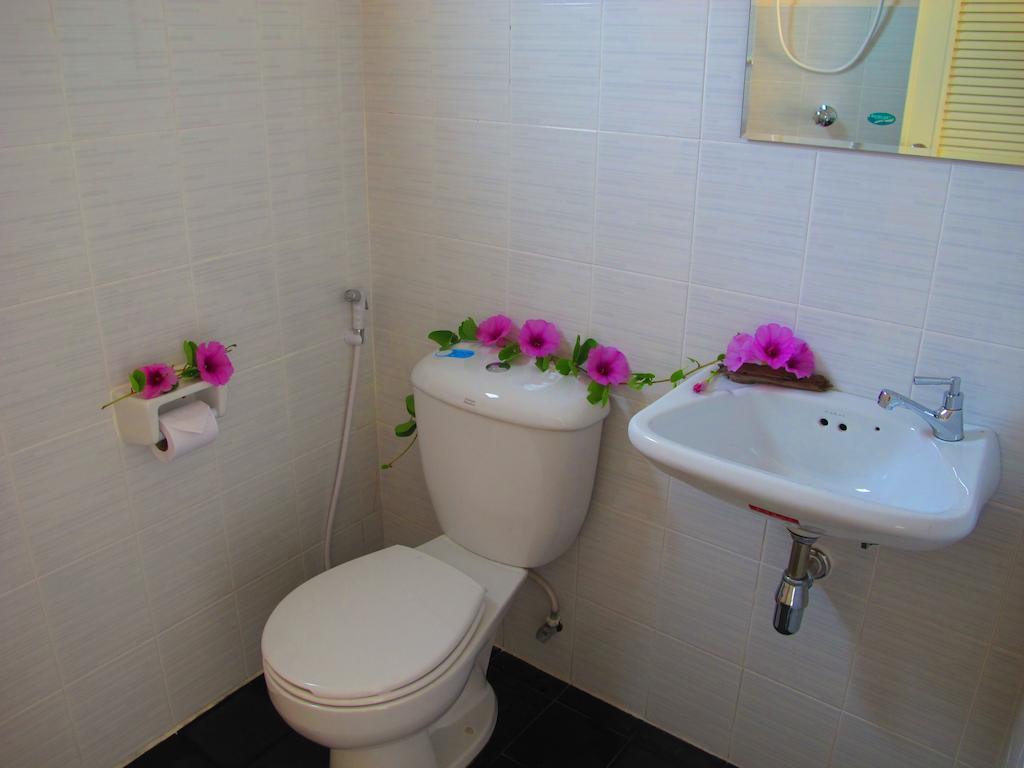 Pranee Mansion Airport Apartment Ban Bo Han