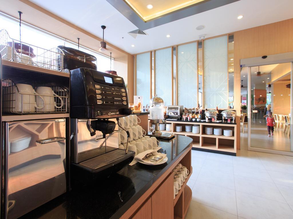 Hotel Ramada By Wyndham Phuket Deevana 4*