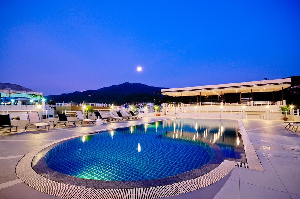 Hotel Ashlee Plaza & 4*