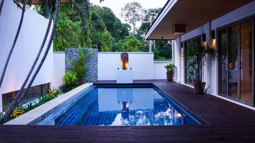Villa Nai Harn Beach Villa *