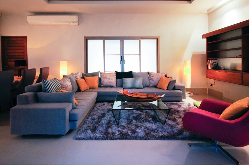 Villa Nai Harn Beach Villa
