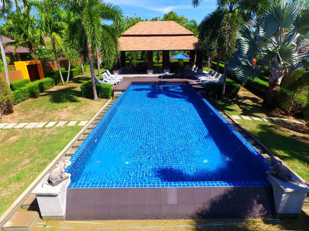 Vila Naiharn Garden