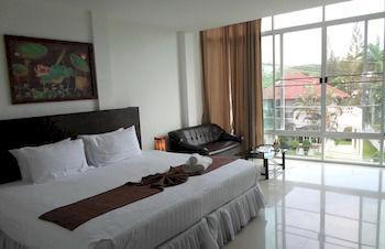 Hotel Baan Oui Phuket 2*