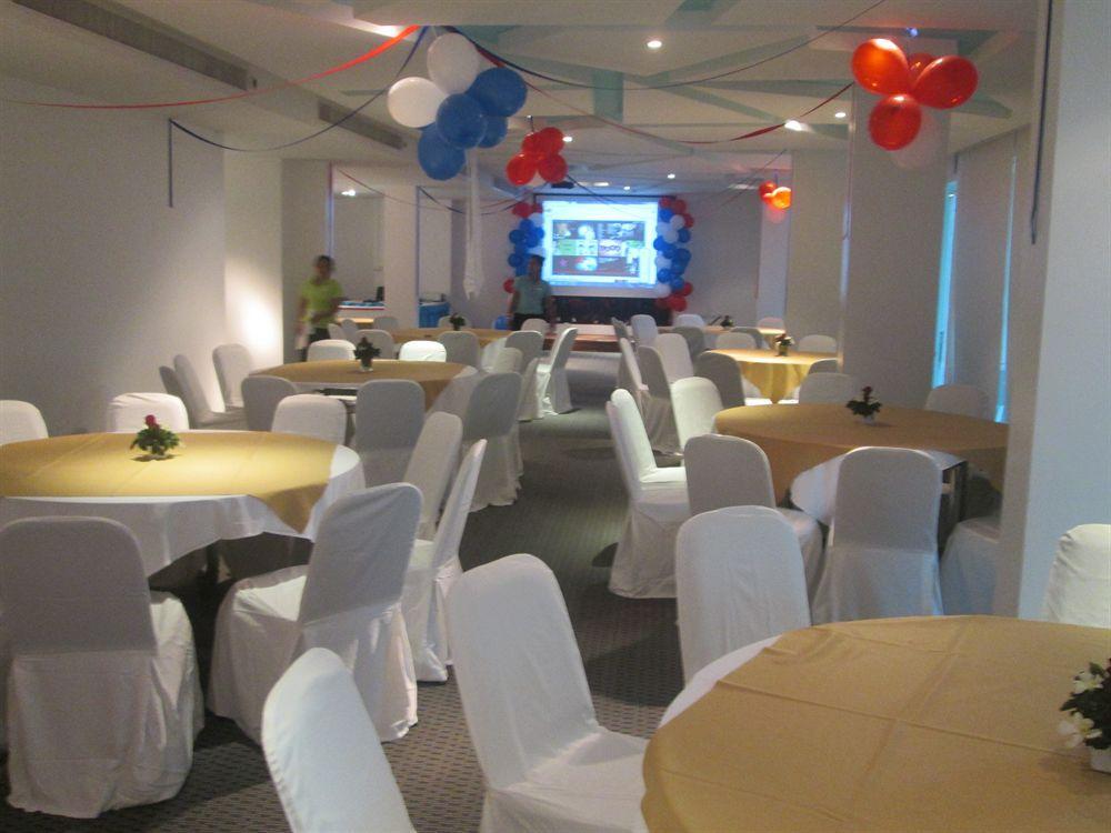 Hotel The Pago Design Phuket-sha 4*
