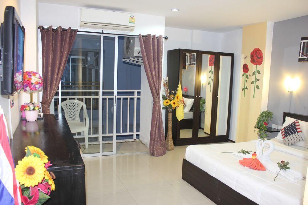 Hotel Holiday Home Patong Patong