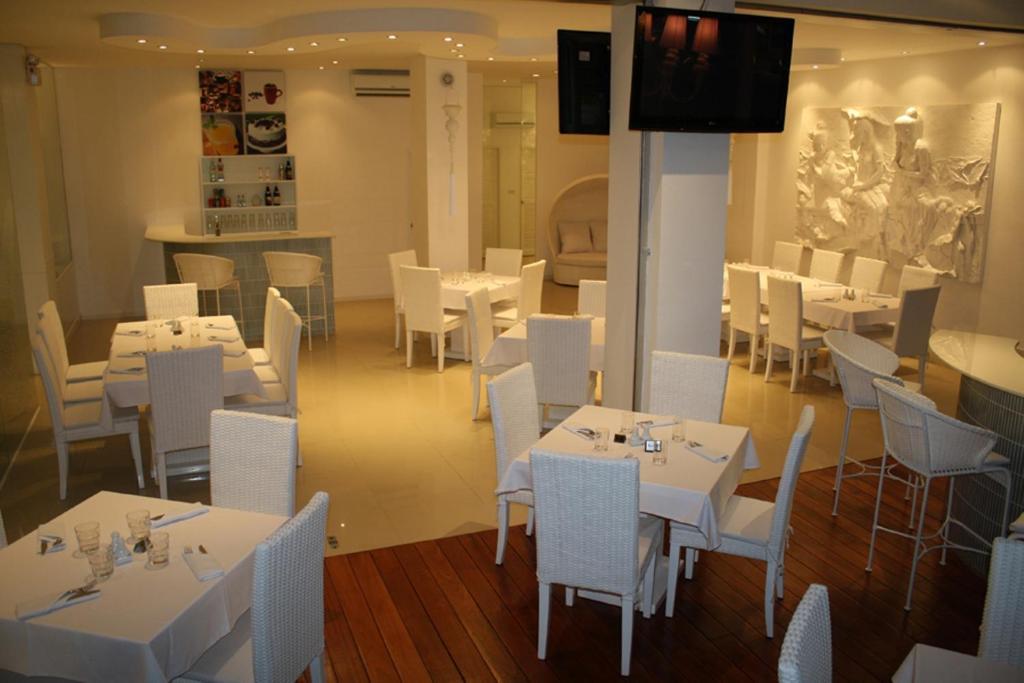 Hotel Santi White Phuket